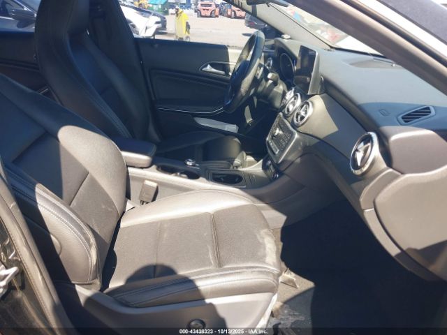 2019 MERCEDES-BENZ CLA 250 WDDSJ4EB7KN727218 Photo 4