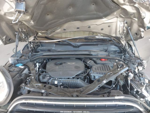 2018 MINI COUNTRYMAN WMZYV5C38J3E02830 Photo 9