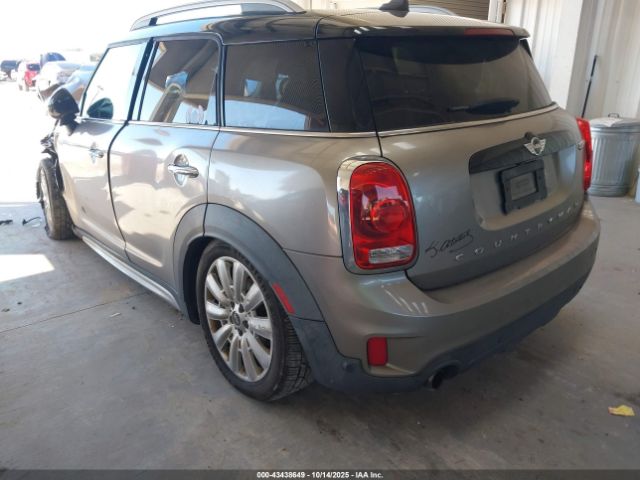 2018 MINI COUNTRYMAN WMZYV5C38J3E02830 Photo 2