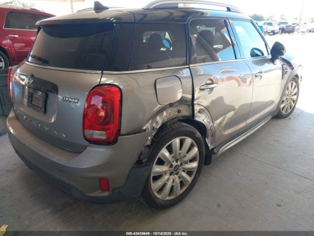 2018 MINI COUNTRYMAN WMZYV5C38J3E02830 Photo 3