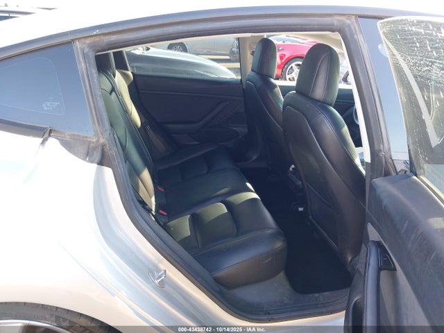 2018 TESLA MODEL 3 5YJ3E1EBXJF083468 Photo 7