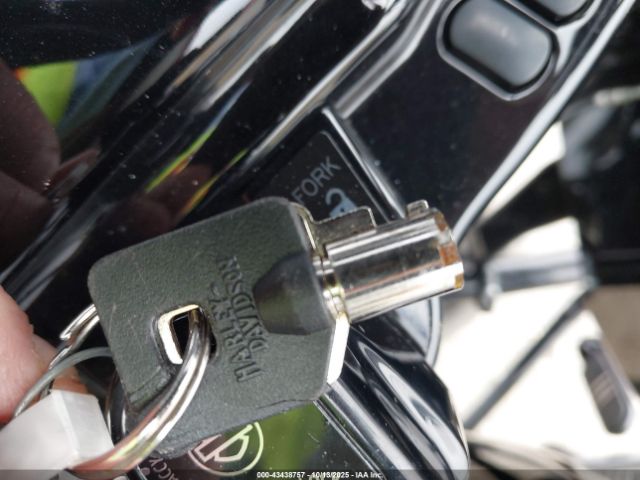 2020 HARLEY-DAVIDSON FLTRXS 1HD1KTP19LB620075 Photo 10