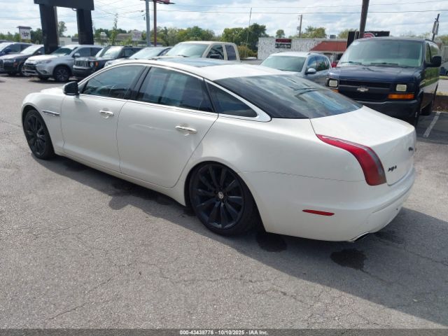 2011 JAGUAR XJ SAJWA2GB9BLV01675 Photo 2