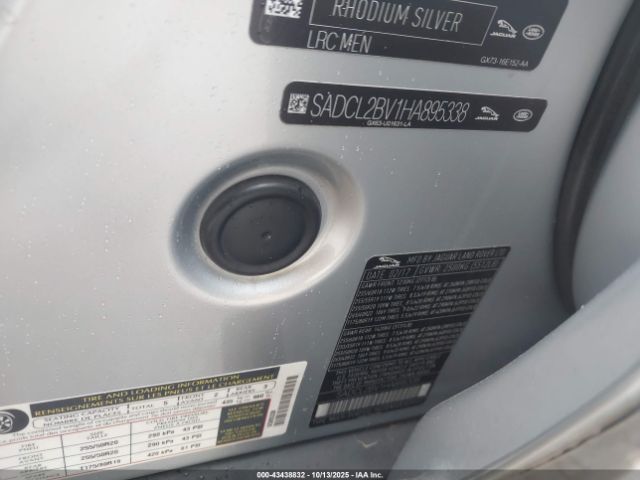 2017 JAGUAR F-PACE SADCL2BV1HA895338 Photo 8