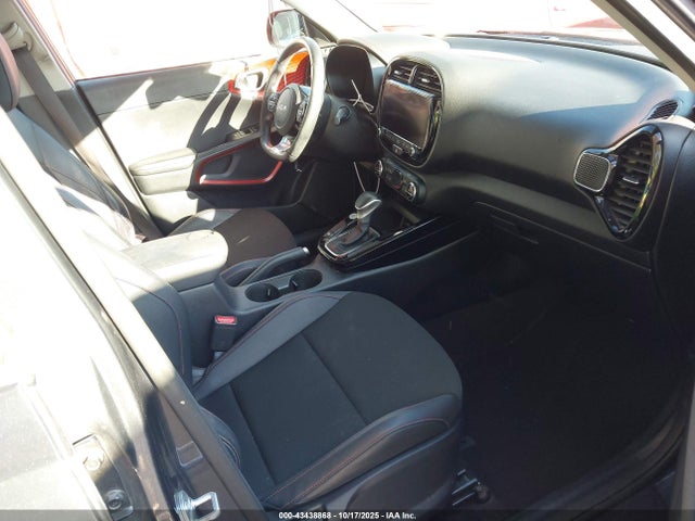 KNDJ53AU9P7194568 KIA Soul Gt-line