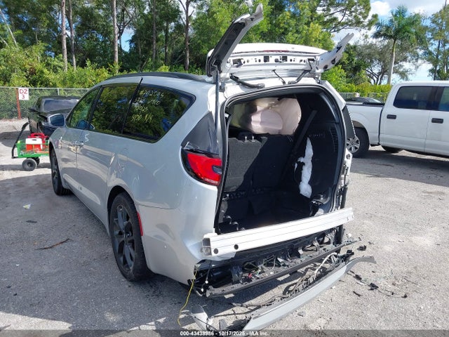 2022 CHRYSLER PACIFICA 2C4RC1GG2NR135565 Photo 2