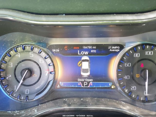 2015 CHRYSLER 200 1C3CCCBG8FN654888 Photo 6