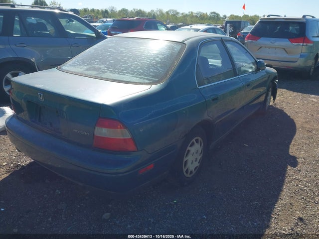 1994 HONDA ACCORD 1HGCD5546RA062022 Photo 3