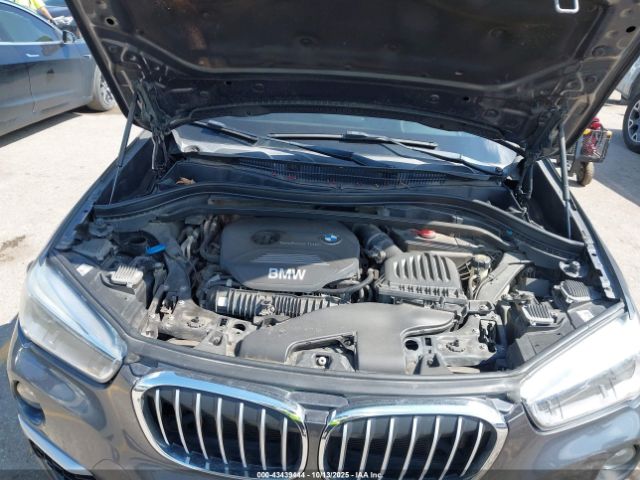 2016 BMW X1 WBXHT3C36G5E53267 Photo 9