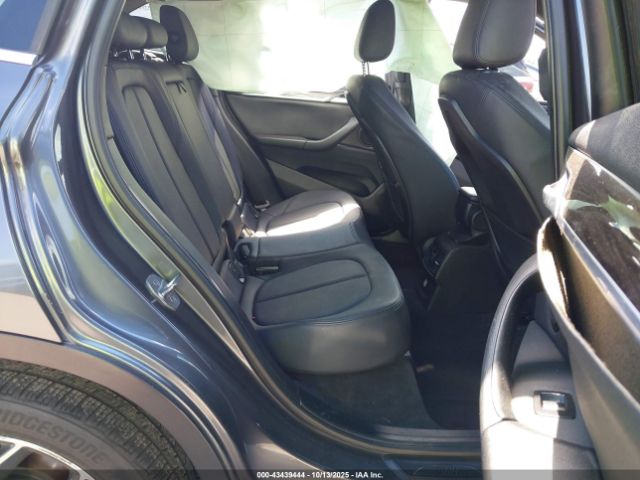 2016 BMW X1 WBXHT3C36G5E53267 Photo 7