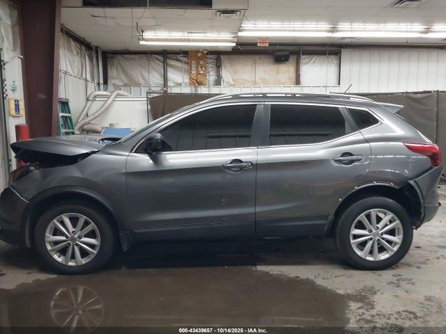 JN1BJ1CP9HW010218 Nissan Rogue Sport Sv