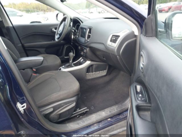 2019 JEEP COMPASS 3C4NJCAB9KT637088 Photo 4