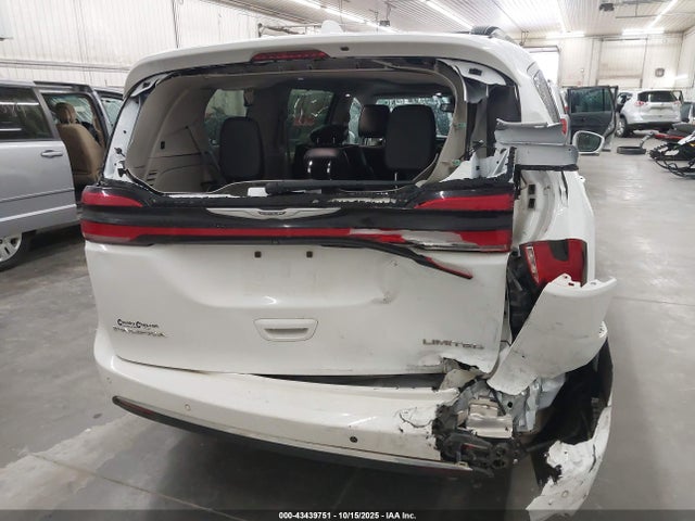 2022 CHRYSLER PACIFICA 2C4RC1GG1NR180870 Photo 5