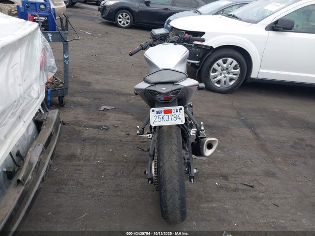 MH3RH18Y1LK003158 Yamaha 2020