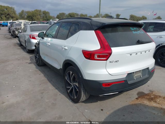 2019 VOLVO XC40 YV4AC2HM4K2113680 Photo 2