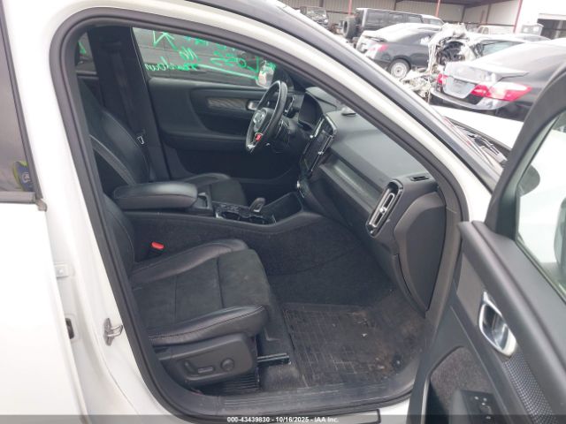 2019 VOLVO XC40 YV4AC2HM4K2113680 Photo 4