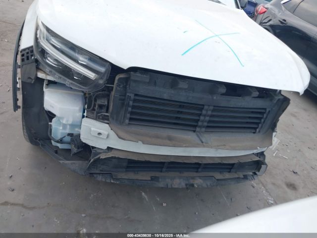 2019 VOLVO XC40 YV4AC2HM4K2113680 Photo 5