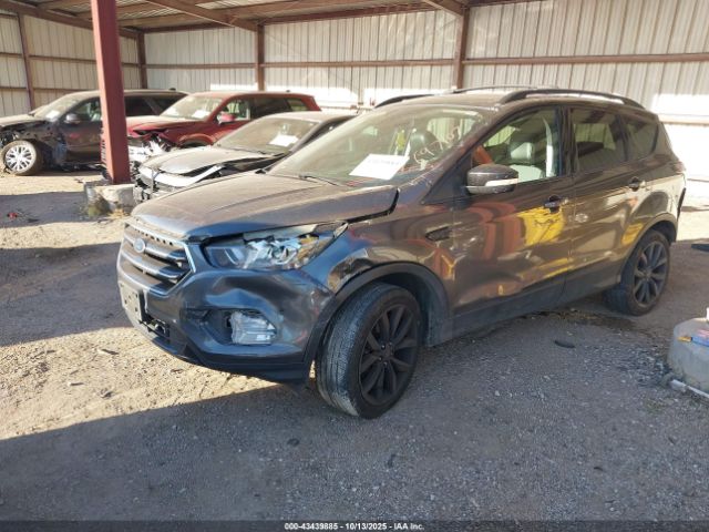2017 FORD ESCAPE 1FMCU9J9XHUB10430 Photo 1