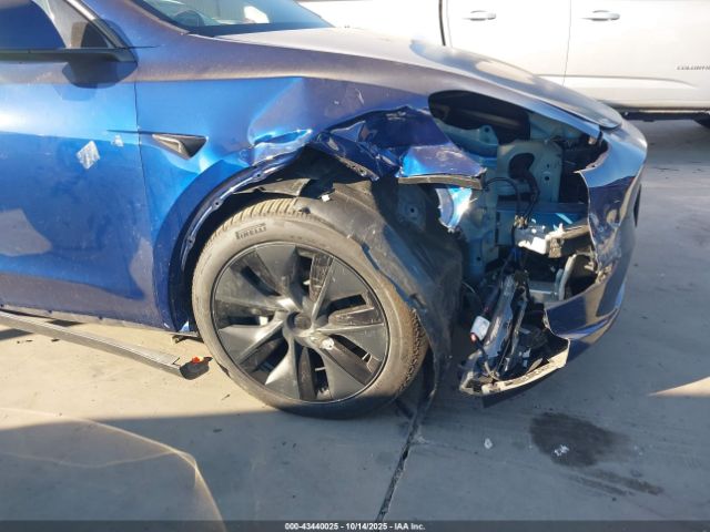 2024 TESLA MODEL Y 7SAYGDEE9RA305070 Photo 5