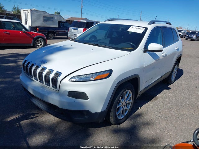 1C4PJLCB8FW670430 Jeep Cherokee Latitude