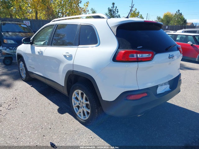 1C4PJLCB8FW670430 Jeep Cherokee Latitude