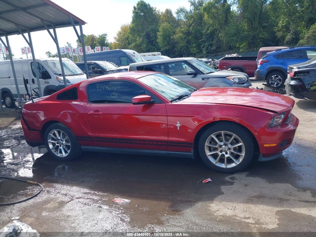 Продажа на аукционе авто 2011 Ford Mustang V6 Premium, vin: 1ZVBP8AM0B5135874, номер лота: 43440101