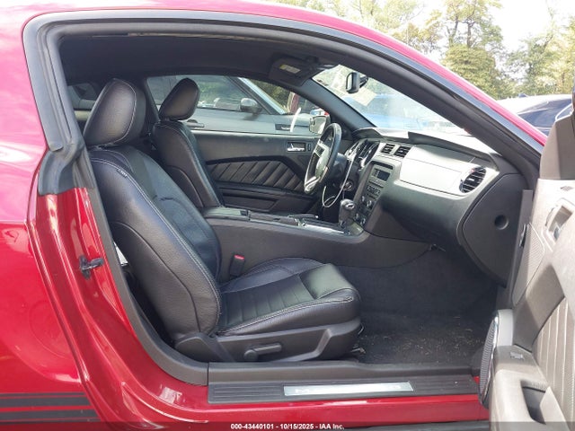 Продажа на аукционе авто 2011 Ford Mustang V6 Premium, vin: 1ZVBP8AM0B5135874, номер лота: 43440101