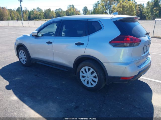 2018 NISSAN ROGUE 5N1AT2MT2JC754654 Photo 2