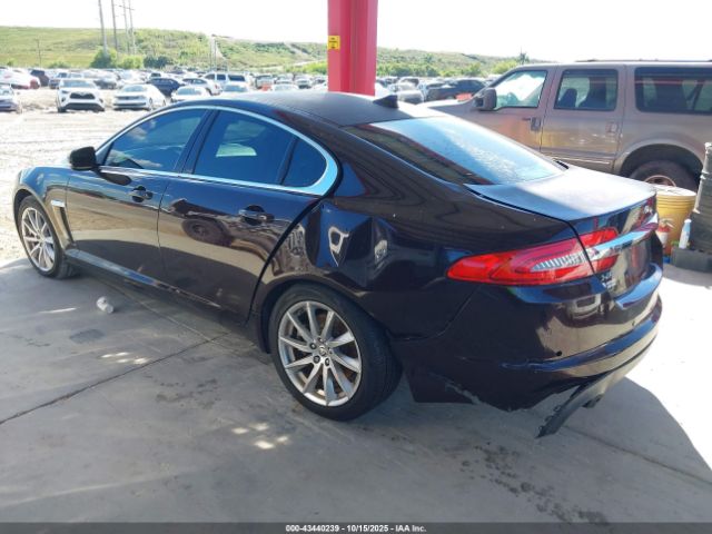 2015 JAGUAR XF SAJWA0FS6FPU46459 Photo 2