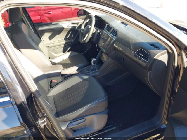 2023 VOLKSWAGEN TIGUAN 3VV3B7AX1PM141986 Photo 4