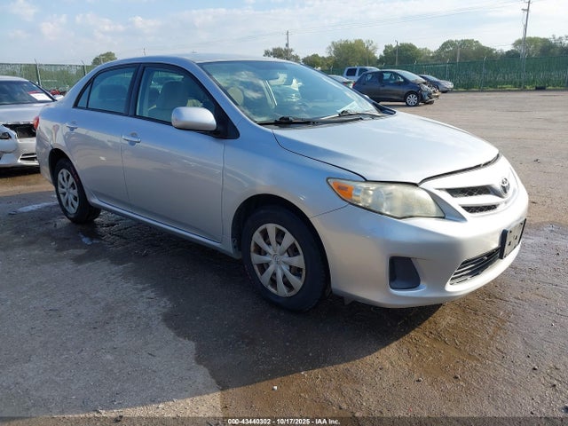 43440302 :رقم المزاد ، JTDBU4EE1B9156913 vin ، 2011 Toyota Corolla Le مزاد بيع