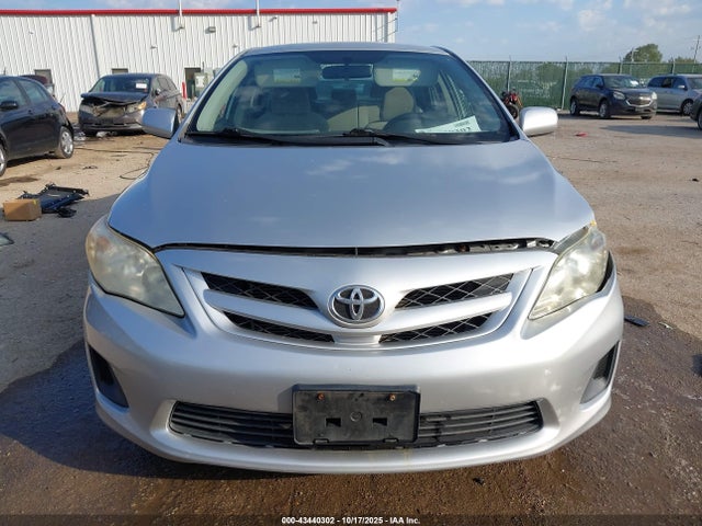 43440302 :رقم المزاد ، JTDBU4EE1B9156913 vin ، 2011 Toyota Corolla Le مزاد بيع