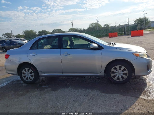 43440302 :رقم المزاد ، JTDBU4EE1B9156913 vin ، 2011 Toyota Corolla Le مزاد بيع