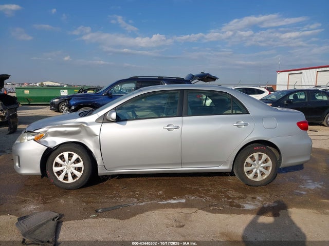 43440302 :رقم المزاد ، JTDBU4EE1B9156913 vin ، 2011 Toyota Corolla Le مزاد بيع
