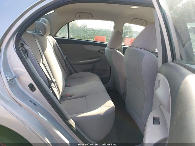 43440302 :رقم المزاد ، JTDBU4EE1B9156913 vin ، 2011 Toyota Corolla Le مزاد بيع