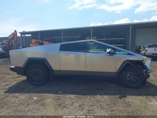 Продаж на аукціоні авто 2024 Tesla Cybertruck All-wheel Drive, vin: 7G2CEHED8RA049481, номер лоту: 43440394