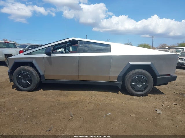 Продаж на аукціоні авто 2024 Tesla Cybertruck All-wheel Drive, vin: 7G2CEHED8RA049481, номер лоту: 43440394