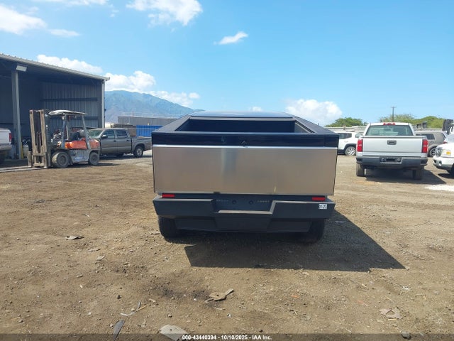 Продаж на аукціоні авто 2024 Tesla Cybertruck All-wheel Drive, vin: 7G2CEHED8RA049481, номер лоту: 43440394
