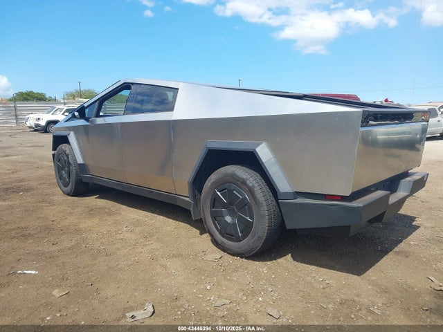 2024 TESLA CYBERTRUCK 7G2CEHED8RA049481 Photo 2