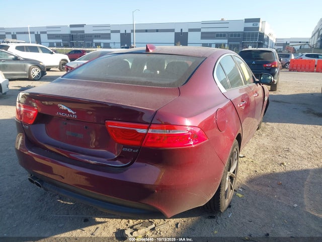 2017 JAGUAR XE SAJAR4BN2HA968490 Photo 3