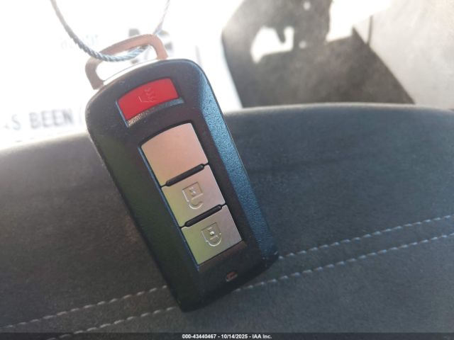 2020 MITSUBISHI OUTLANDER JA4AD3A35LZ039003 Photo 10