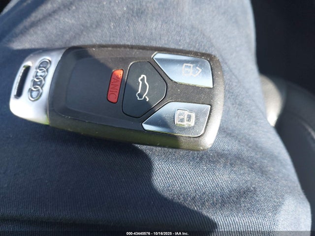2017 AUDI A4 WAUGNAF45HN008154 Photo 10