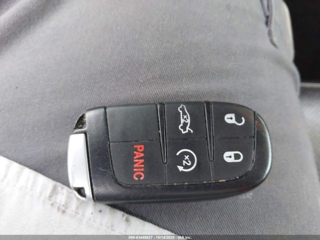 2017 CHRYSLER 300C 2C3CCAKG5HH586906 Photo 10