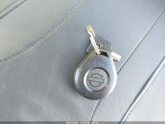 2010 HARLEY-DAVIDSON FLHTK 1HD1KEM10AB665046 Photo 10