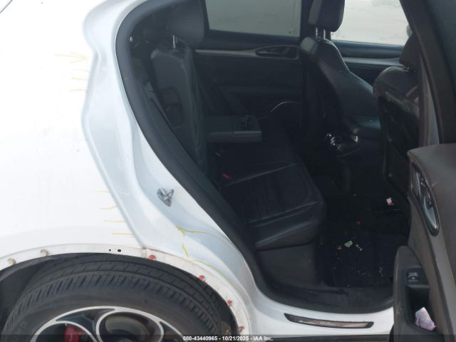 2019 ALFA ROMEO STELVIO ZASPAKBN0K7C42790 Photo 7