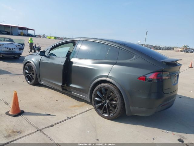 2016 TESLA MODEL X 5YJXCBE27GF014176 Photo 2