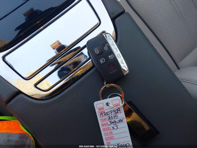 2015 JAGUAR XJ SAJWA2GZ6F8V83502 Photo 10