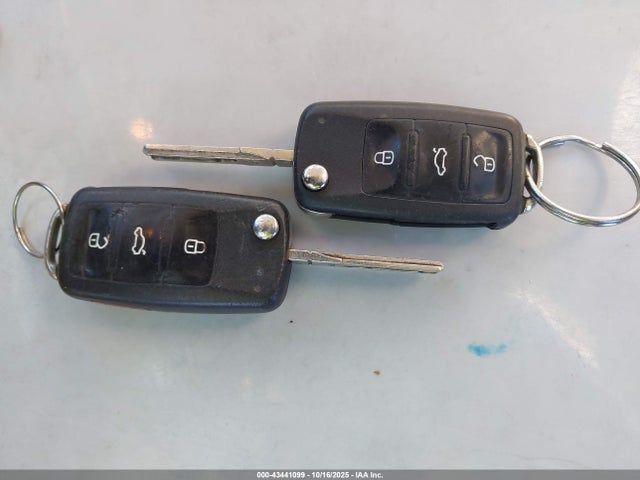 2011 Volkswagen Jetta 2.5l Sel მანქანა იყიდება აუქციონზე, vin: 3VWLX7AJ1BM300331, აუქციონის ნომერი: 43441099