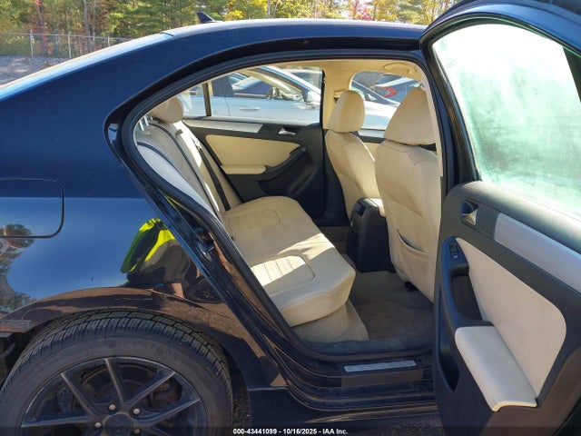 2011 Volkswagen Jetta 2.5l Sel მანქანა იყიდება აუქციონზე, vin: 3VWLX7AJ1BM300331, აუქციონის ნომერი: 43441099