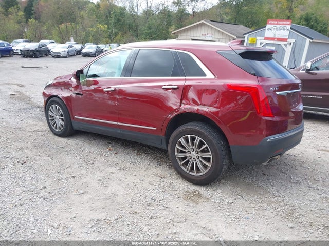 2017 CADILLAC XT5 1GYKNBRS0HZ177577 Photo 2
